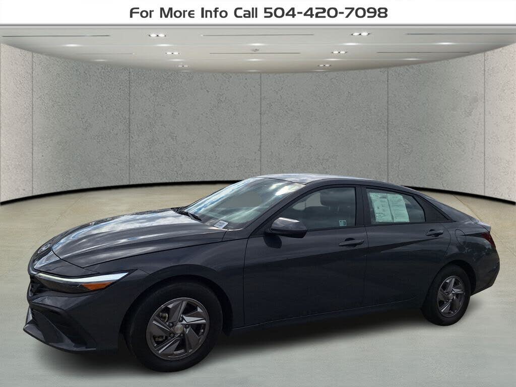 2024 Hyundai Elantra SE FWD