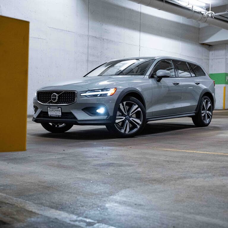 2026 Volvo V60 Cross Country B5 Plus AWD