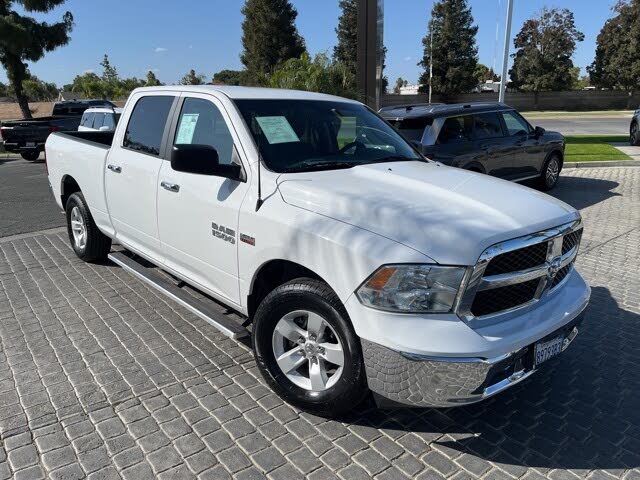 2017 RAM 1500 SLT Crew Cab RWD