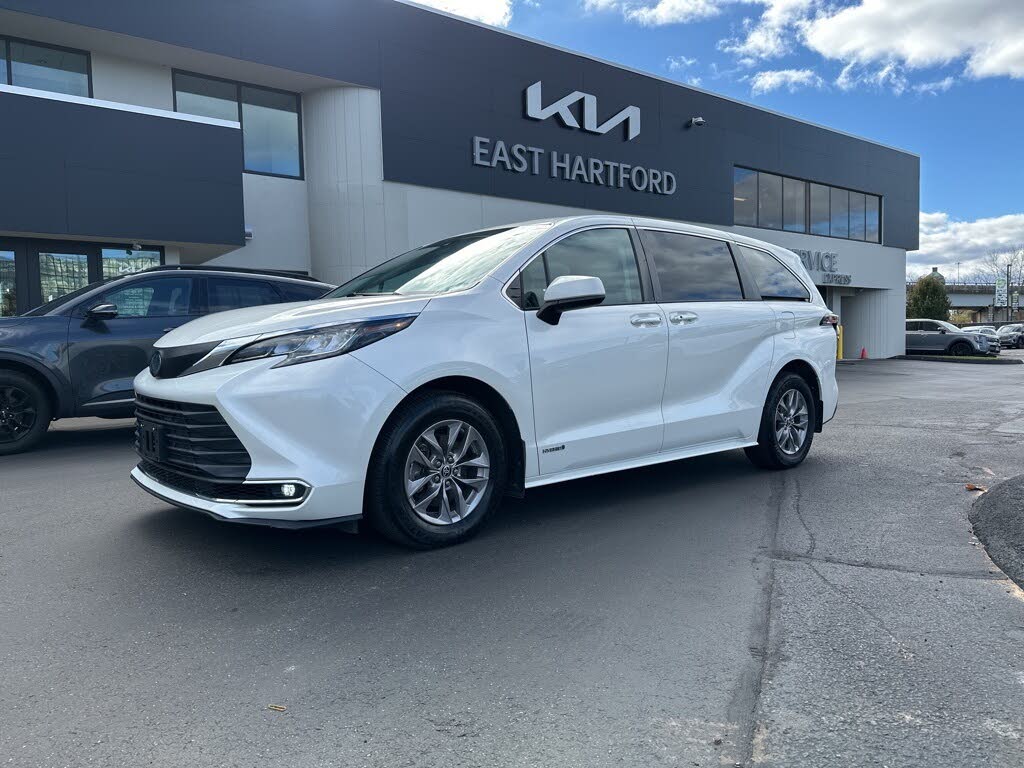 2021 Toyota Sienna XLE 7-Passenger AWD