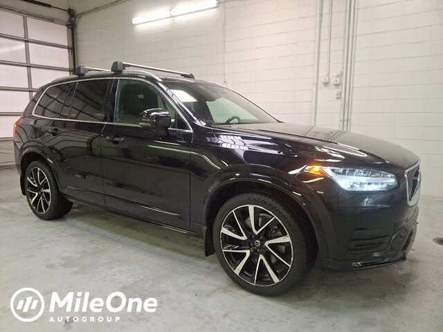 2021 Volvo XC90 T6 Momentum 7-Passenger AWD