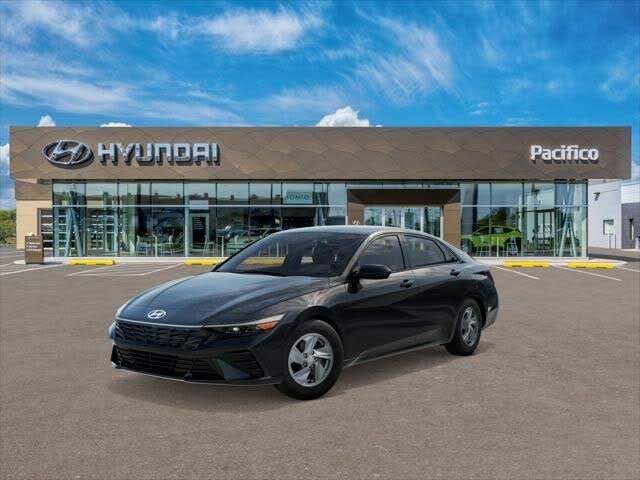 2026 Hyundai Elantra SE FWD