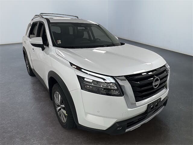 2025 Nissan Pathfinder SL 4WD