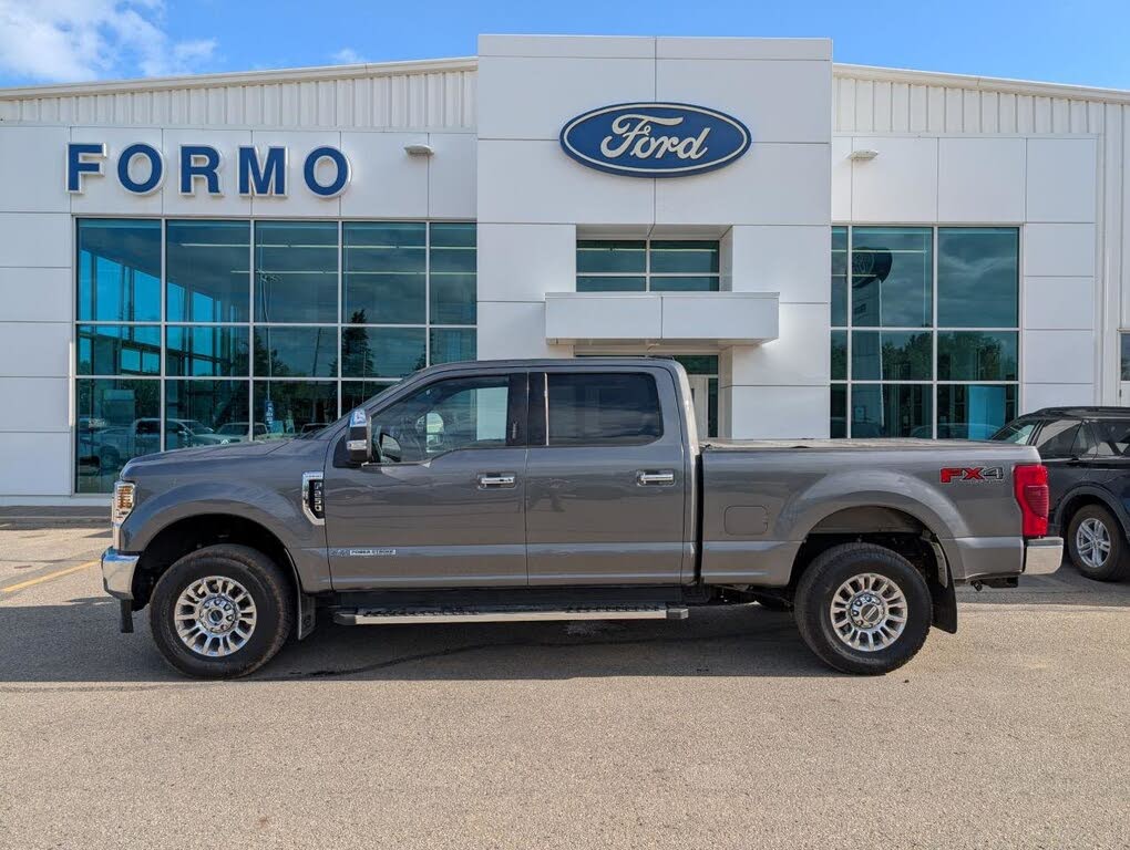 2022 Ford F-250 Super Duty Lariat Crew Cab 4WD
