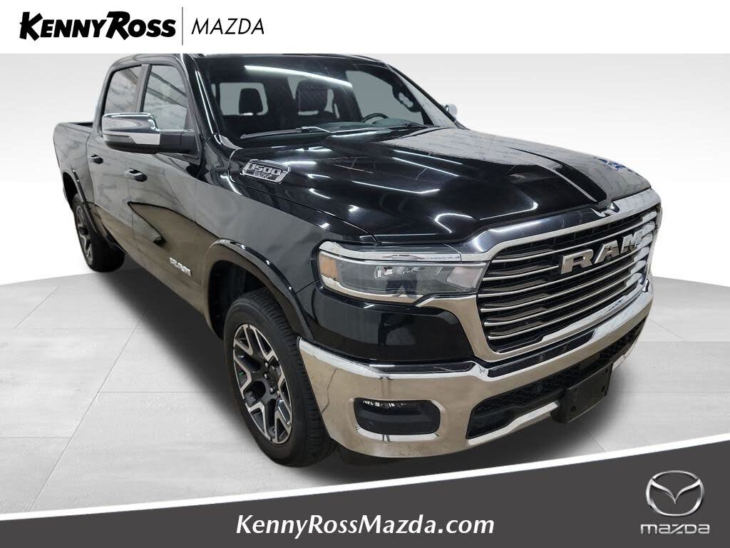 2025 RAM 1500 Laramie Crew Cab 4WD