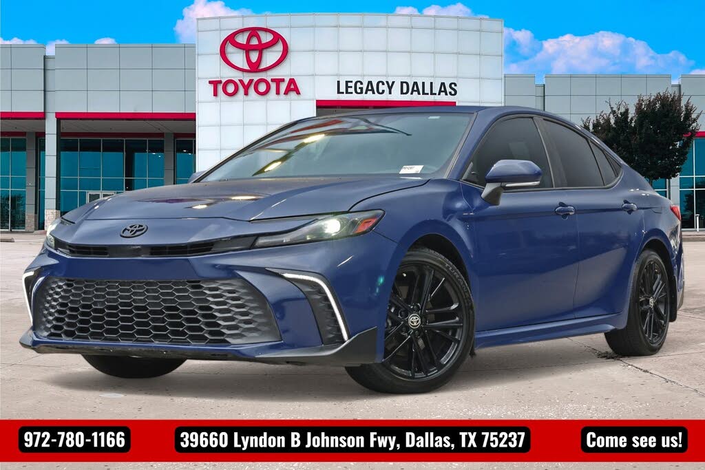 2025 Toyota Camry SE FWD