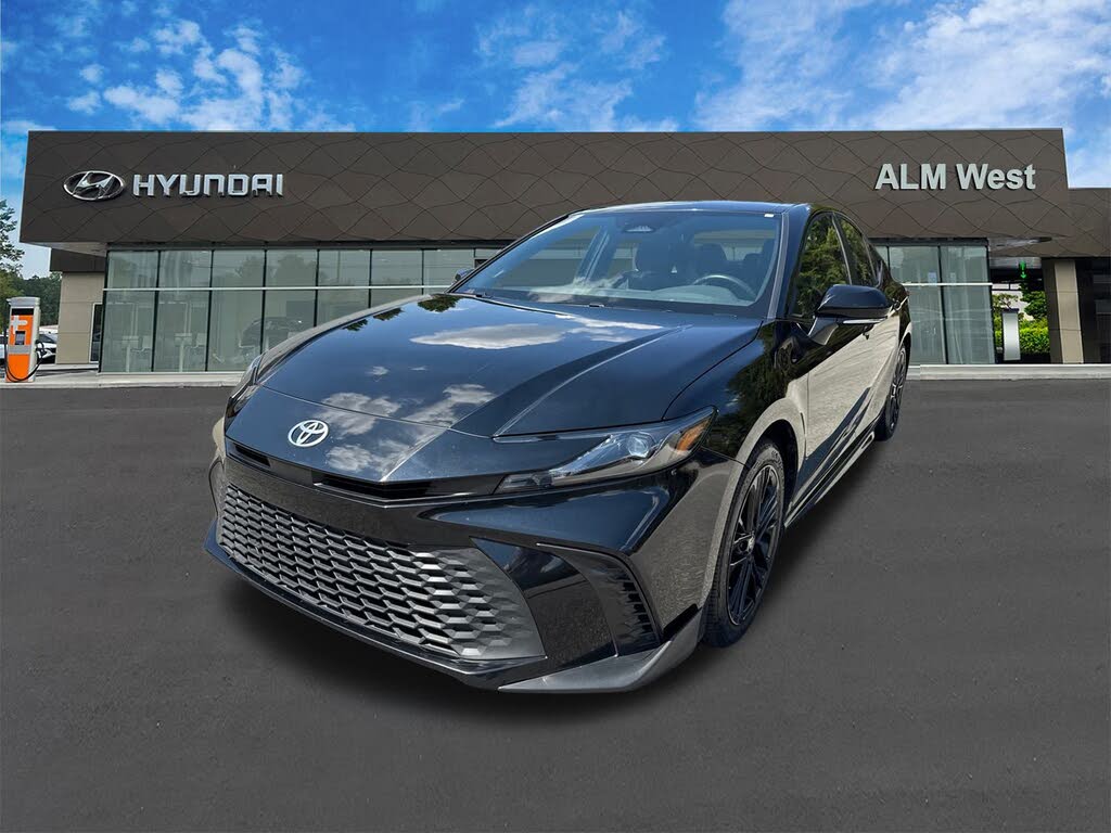 2025 Toyota Camry SE FWD