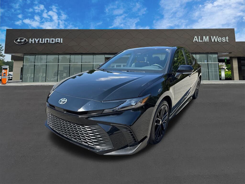 2025 Toyota Camry SE FWD