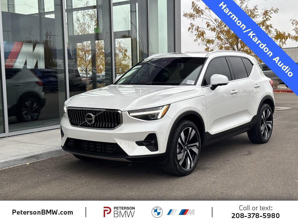 2024 Volvo XC40 B5 Ultimate Bright Theme AWD