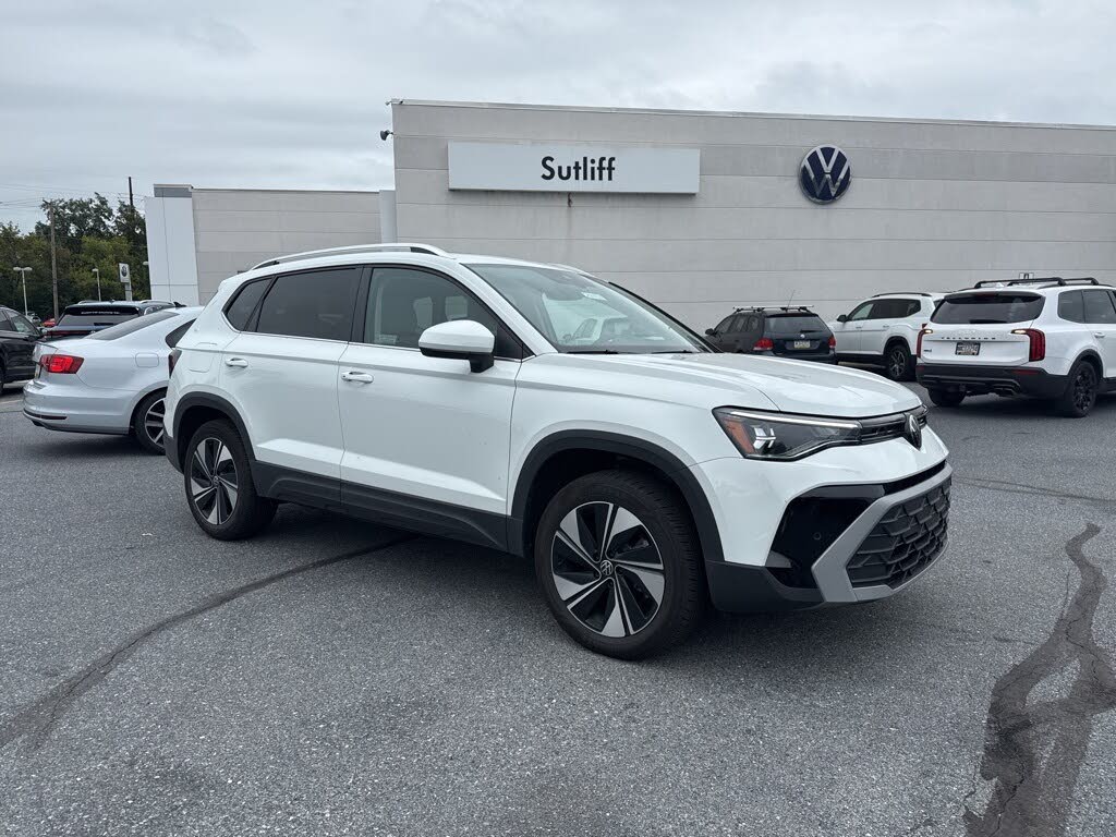 2025 Volkswagen Taos SE 4Motion