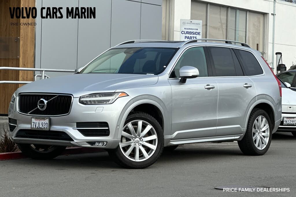 2017 Volvo XC90 T6 Momentum AWD