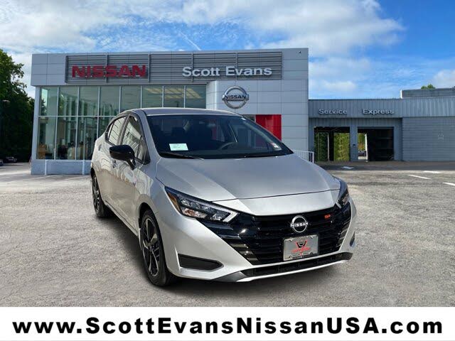 2025 Nissan Versa SR FWD
