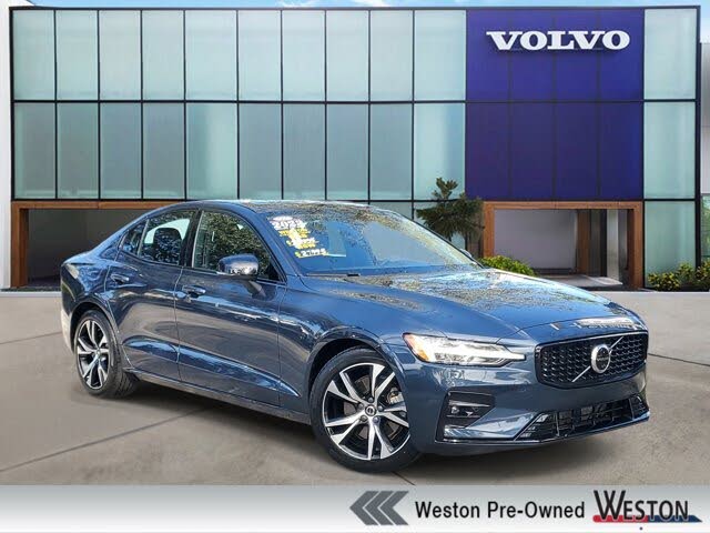 2023 Volvo S60 B5 Plus Dark Theme AWD