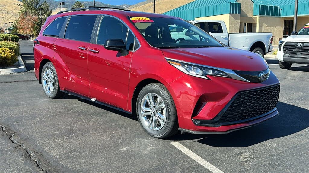 2022 Toyota Sienna XSE 7-Passenger AWD