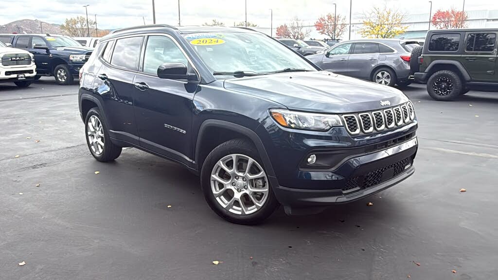 2024 Jeep Compass Latitude Lux 4WD