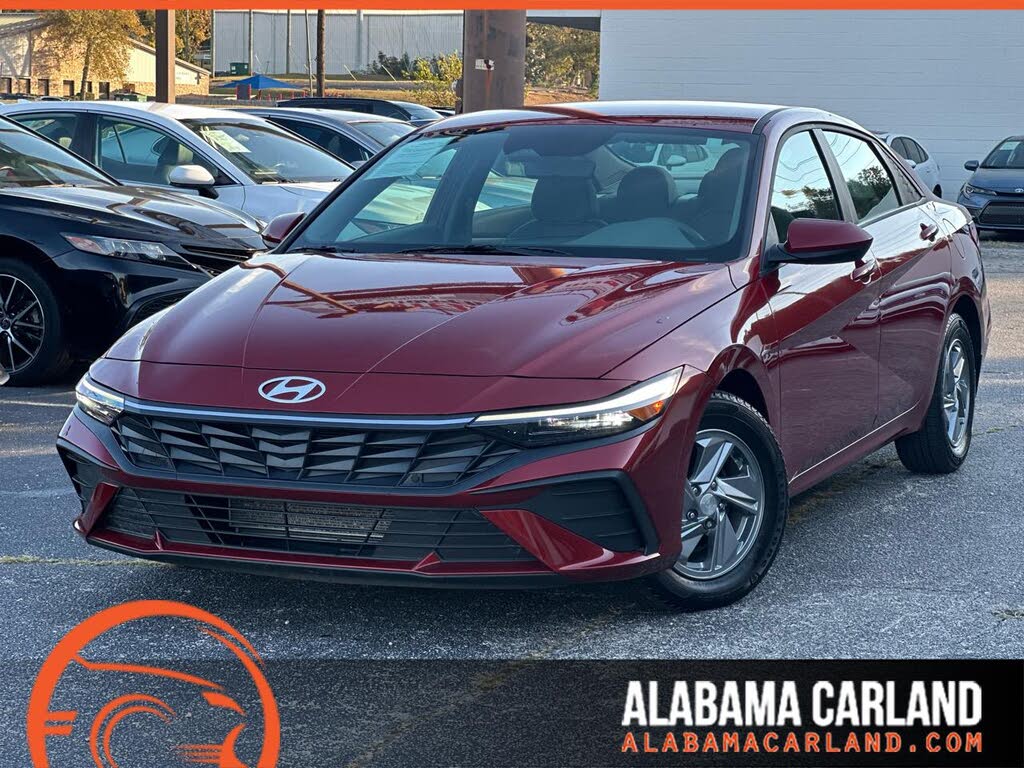 2024 Hyundai Elantra SE FWD