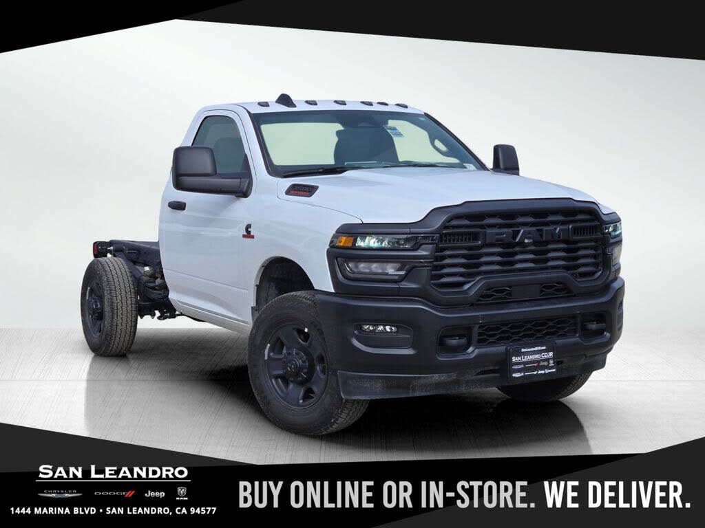 2025 RAM 3500 Chassis Tradesman Regular Cab RWD