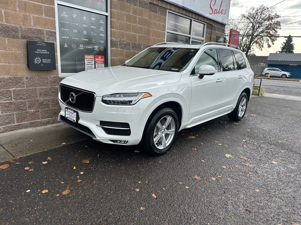 2016 Volvo XC90 T5 Momentum AWD