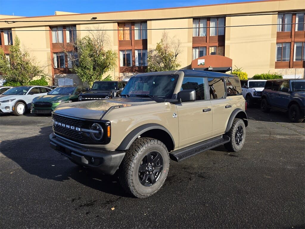 2025 Ford Bronco Outer Banks 4-Door 4WD