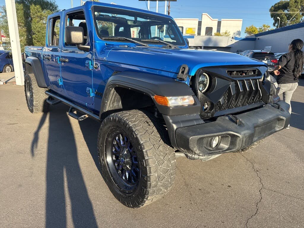 2020 Jeep Gladiator Sport Crew Cab 4WD