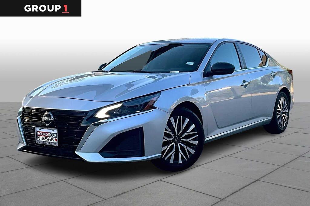 2024 Nissan Altima 2.5 SV FWD