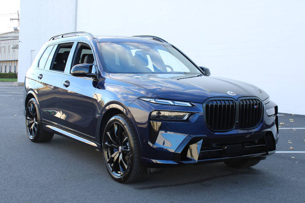 2023 BMW X7 M60i AWD
