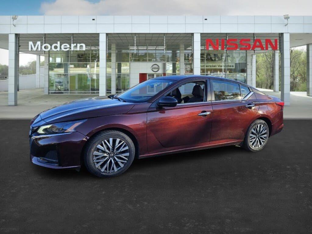 2024 Nissan Altima 2.5 SV FWD