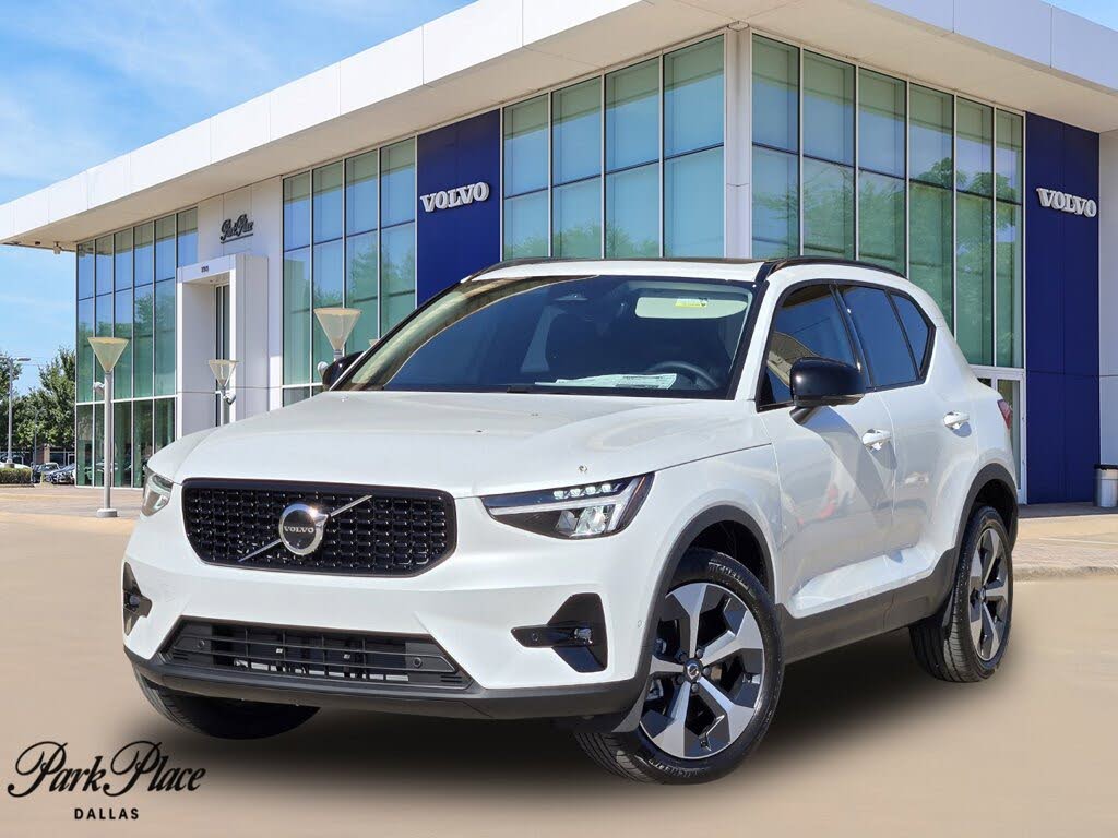 2026 Volvo XC40 B4 Plus FWD