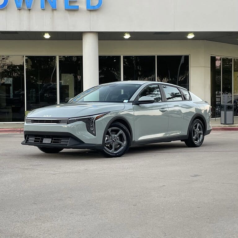 2025 Kia K4 LXS FWD