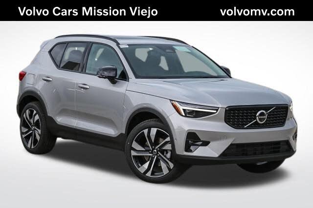 2025 Volvo XC40 B5 Ultra Dark Theme AWD