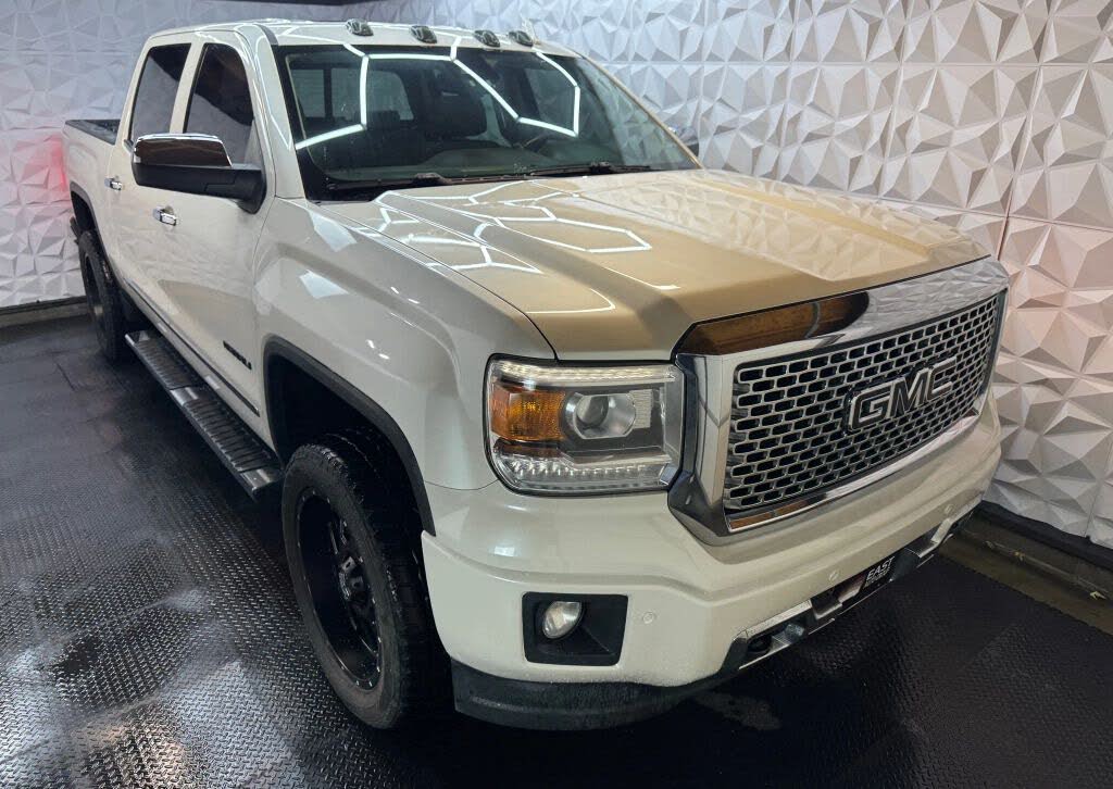 2015 GMC Sierra 1500 Denali Crew Cab 4WD