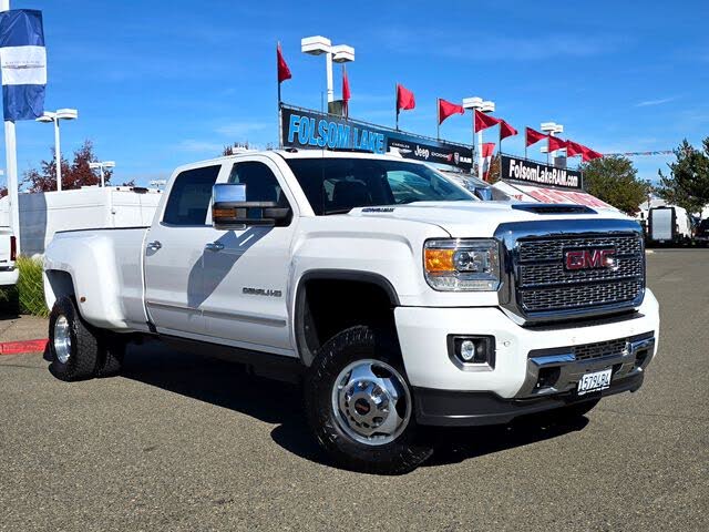 2016 GMC Sierra 3500HD Denali Crew Cab LB DRW 4WD