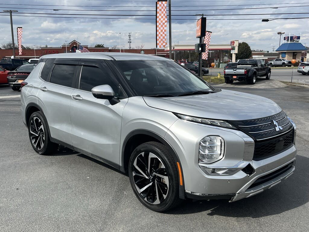 2022 Mitsubishi Outlander SE FWD