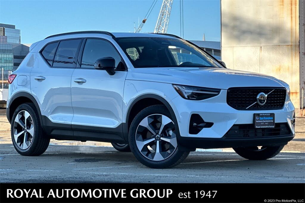 2026 Volvo XC40 B5 Plus AWD