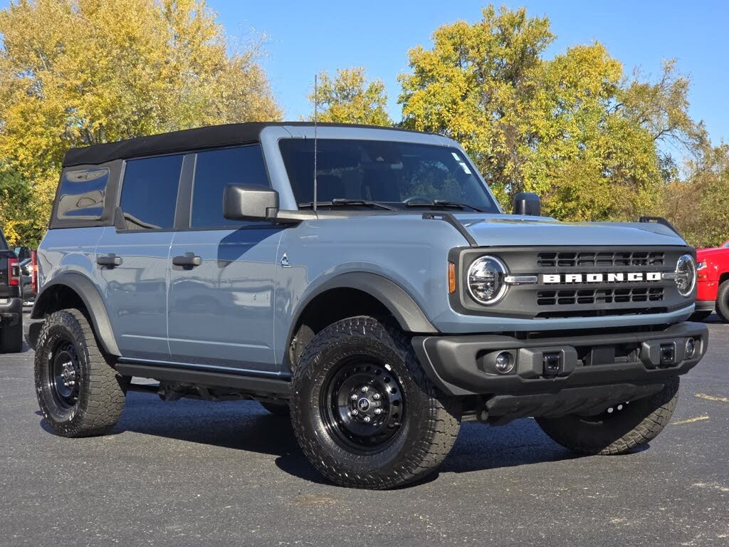 2023 Ford Bronco Black Diamond 4-Door 4WD