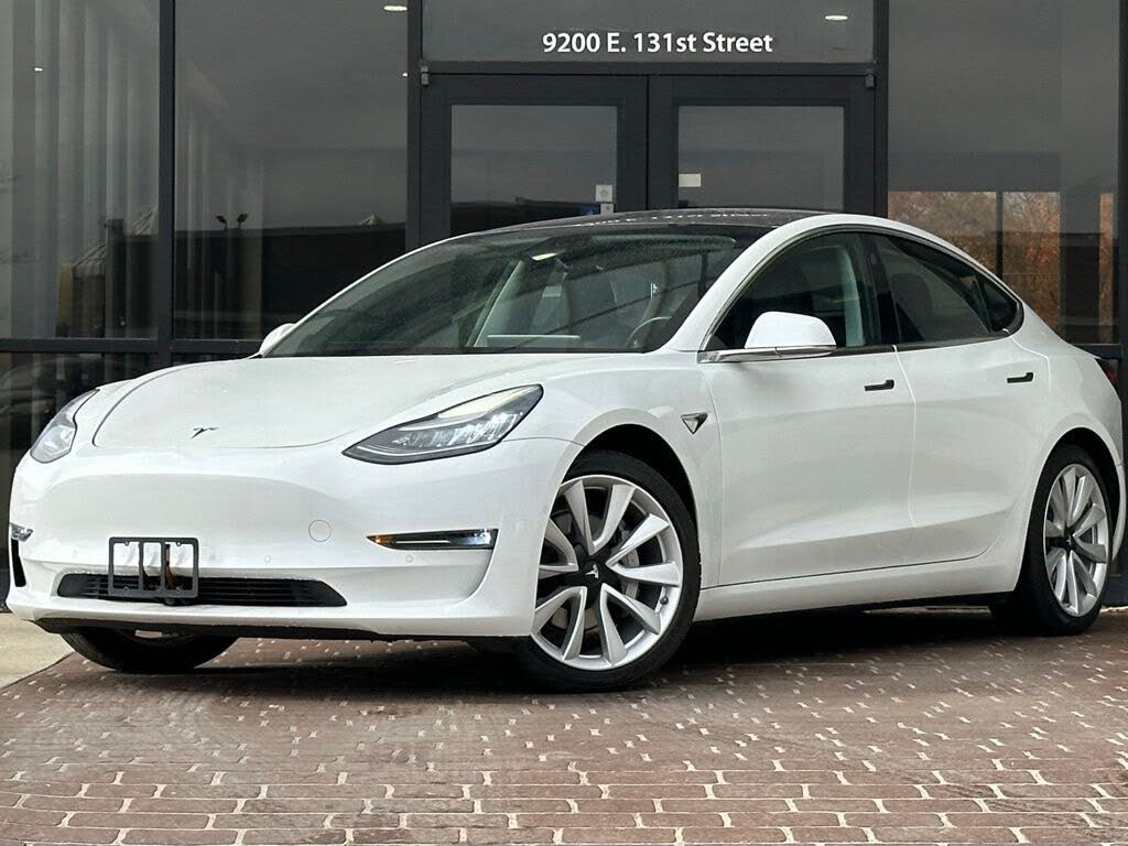 2018 Tesla Model 3 Mid Range RWD