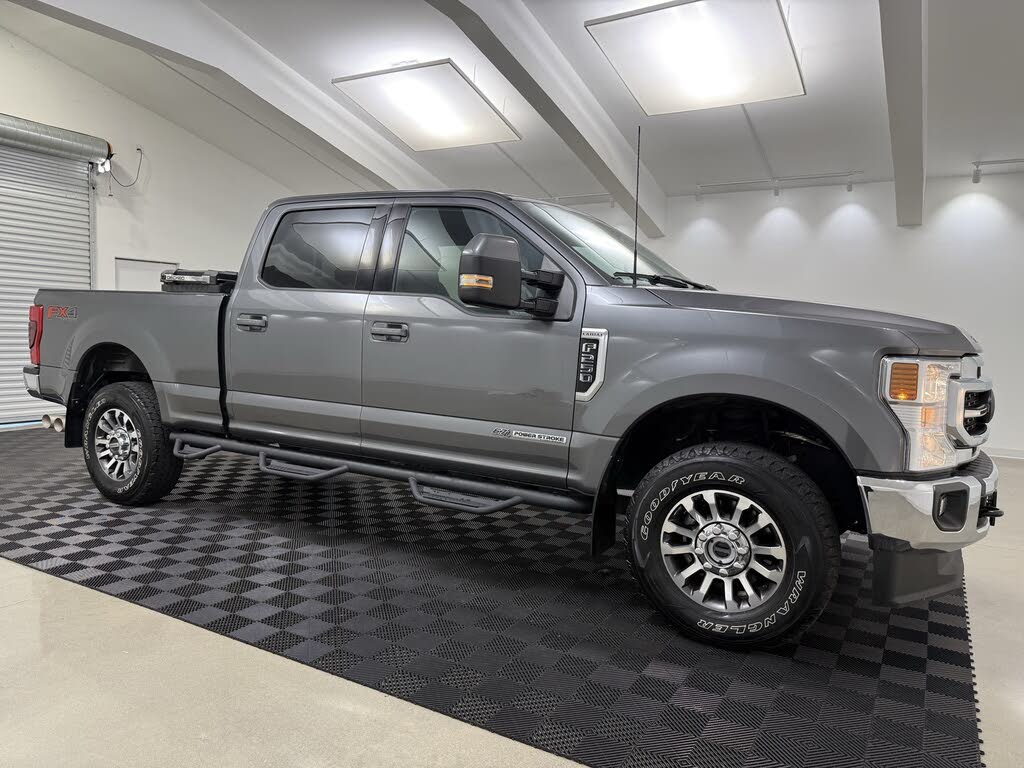 2022 Ford F-250 Super Duty Lariat Crew Cab 4WD