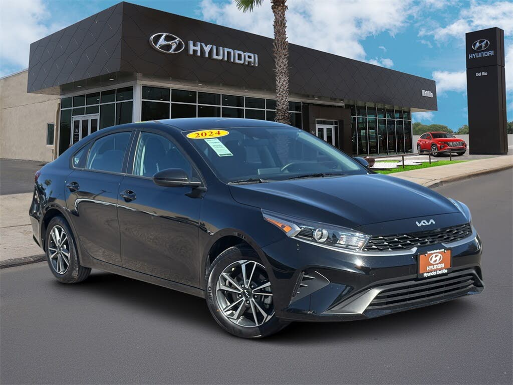 2024 Kia Forte LXS FWD