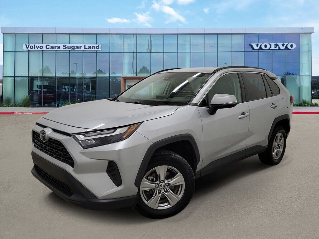 2024 Toyota RAV4 XLE FWD