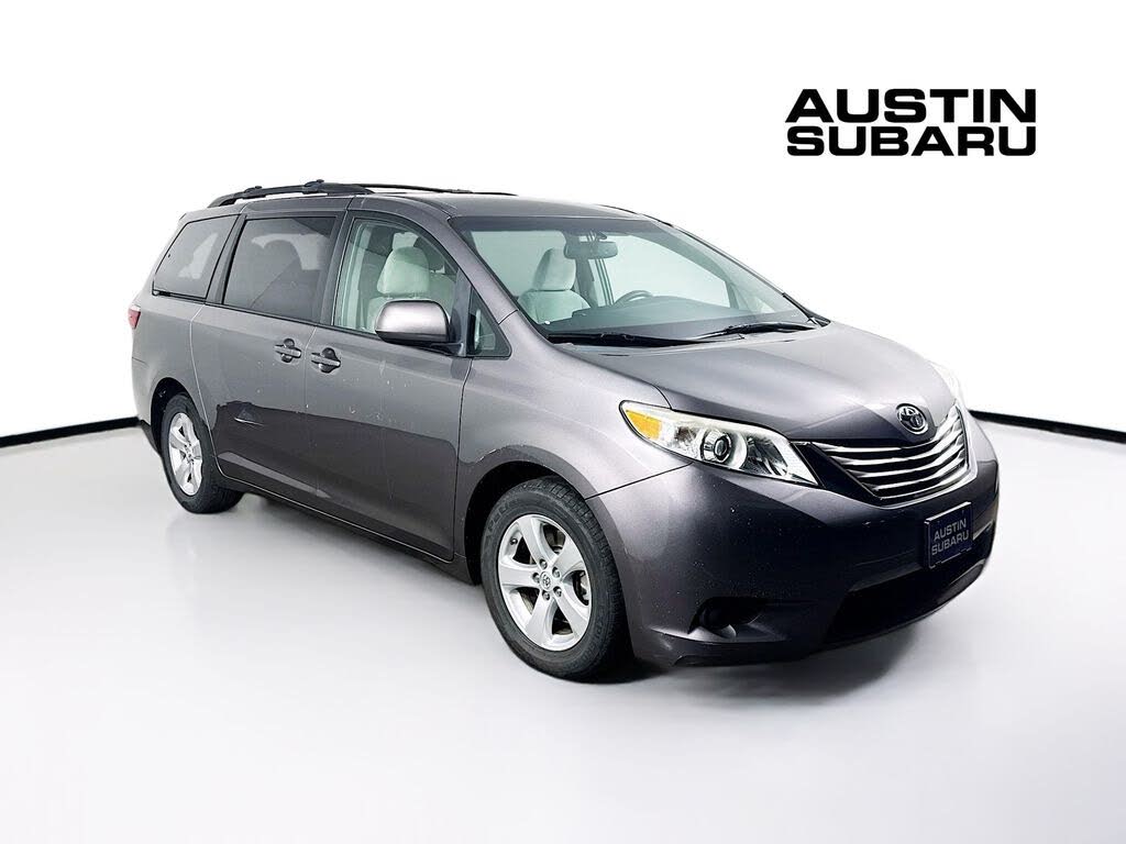 2015 Toyota Sienna LE 7-Passenger Auto Access Seat