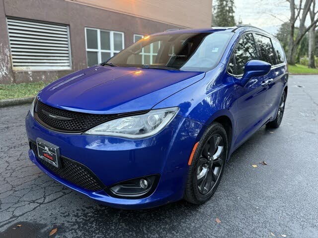 2018 Chrysler Pacifica Limited FWD