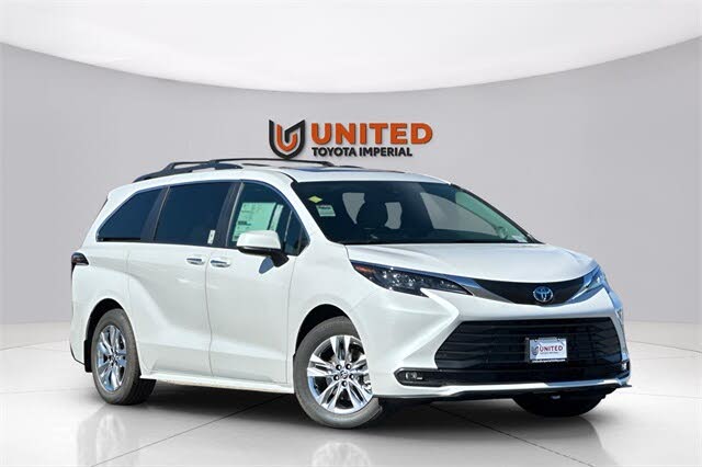 2025 Toyota Sienna XLE 7-Passenger FWD