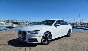 Audi A4 2.0T quattro Premium Plus AWD
