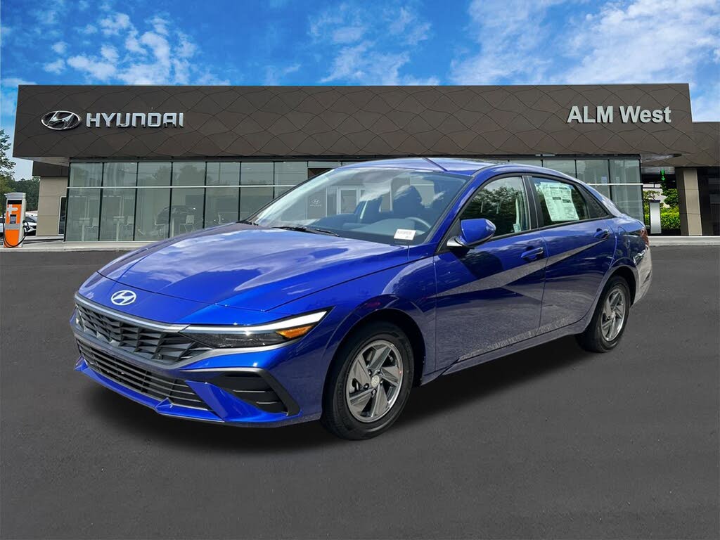 2025 Hyundai Elantra SE FWD