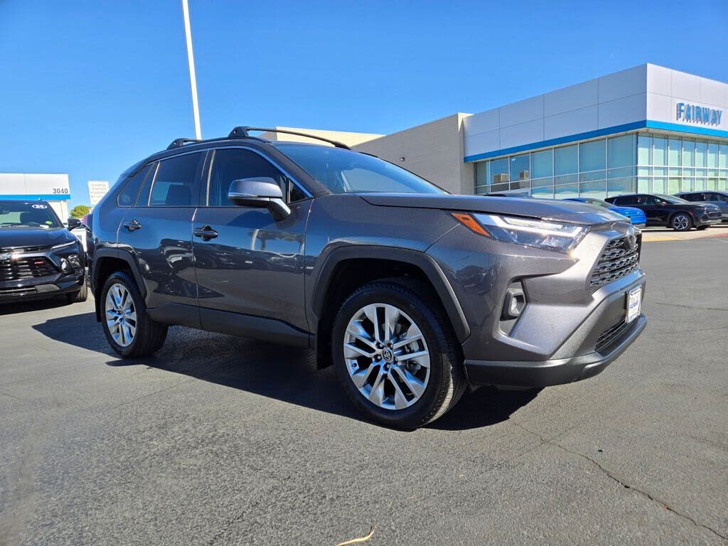 2024 Toyota RAV4 XLE Premium FWD