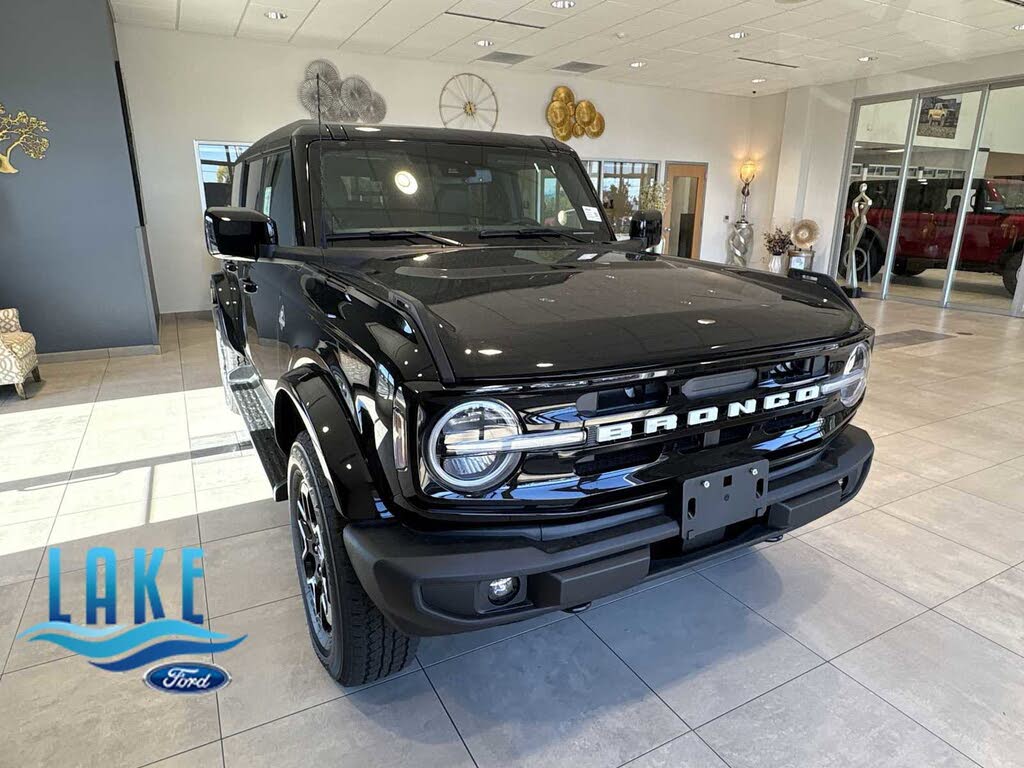 2025 Ford Bronco Outer Banks 4-Door 4WD
