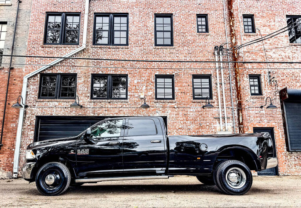 2015 RAM 3500 Big Horn Crew Cab LB DRW RWD