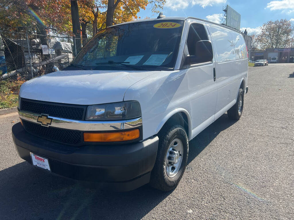 2024 Chevrolet Express Cargo 2500 RWD