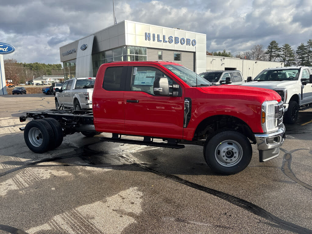 2026 Ford F-350 Super Duty Chassis XL SuperCab DRW 4WD