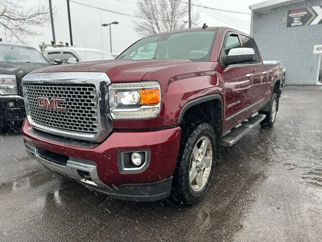 2015 GMC Sierra 2500HD Denali Crew Cab SB 4WD